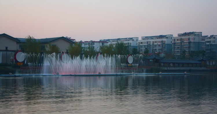 ĺɫµˮ.jpg