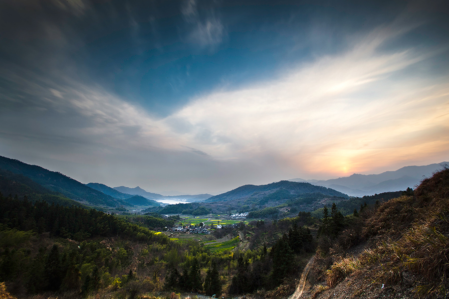 Э������